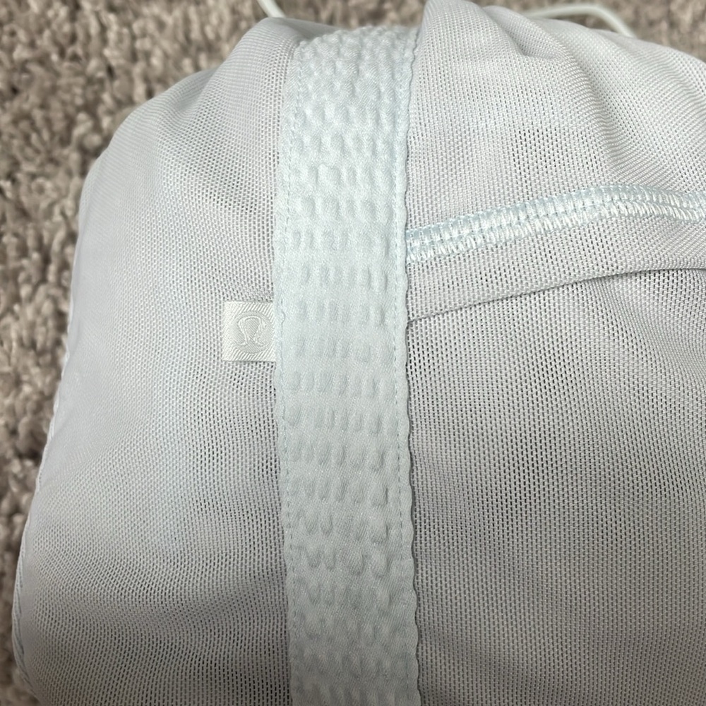 Lululemon Pack Light Pullover *Packable - Picture 12 of 14